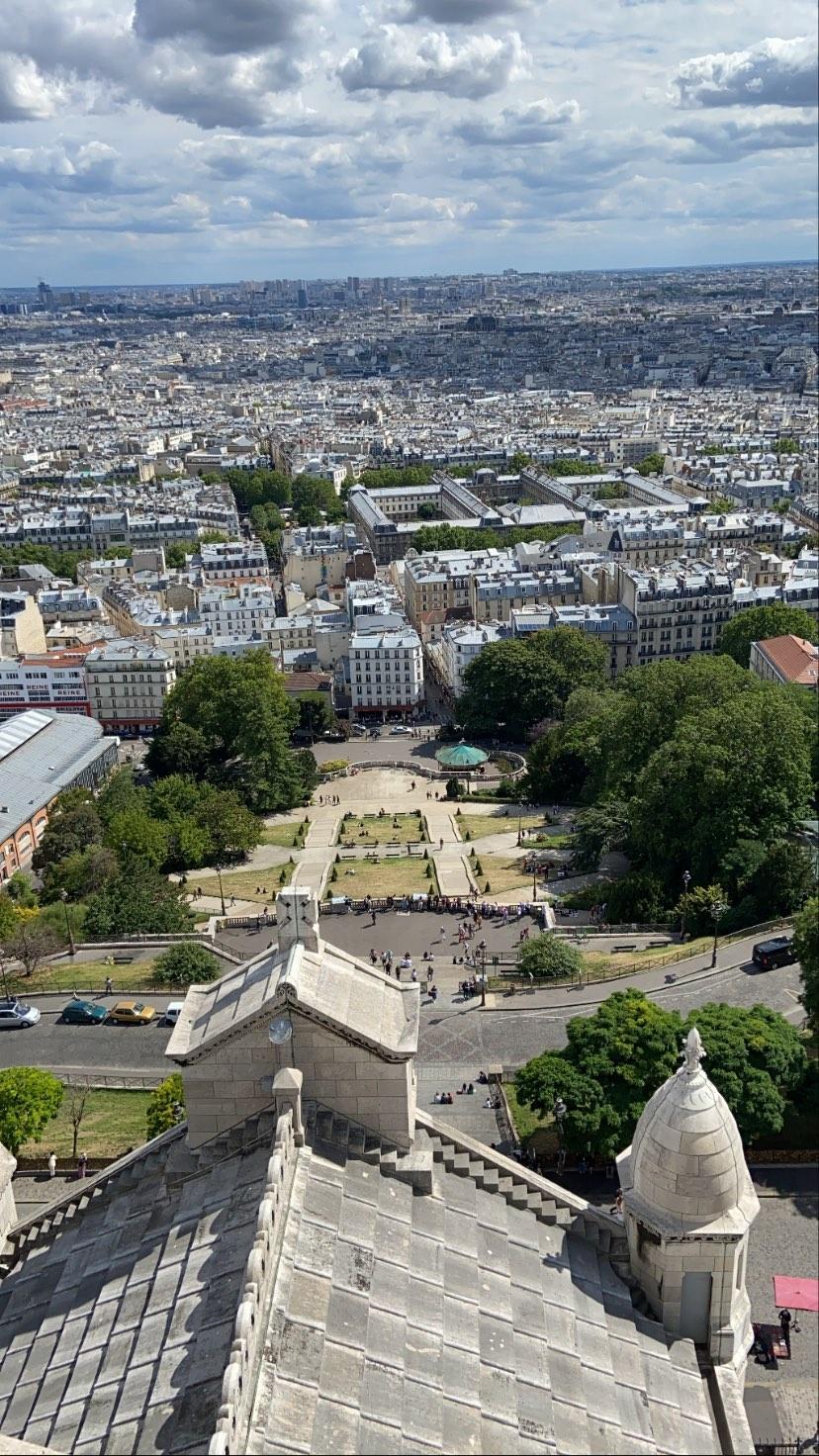 Blick auf Paris nach der Besteigung der Sacré-Coeur