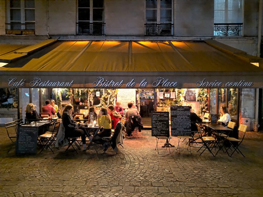 Das Bistrot de la Place am Place Sainte-Catherine im Marais