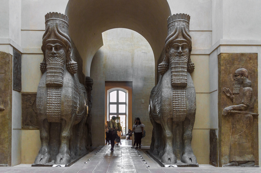Die Lamassus im Louvre Paris