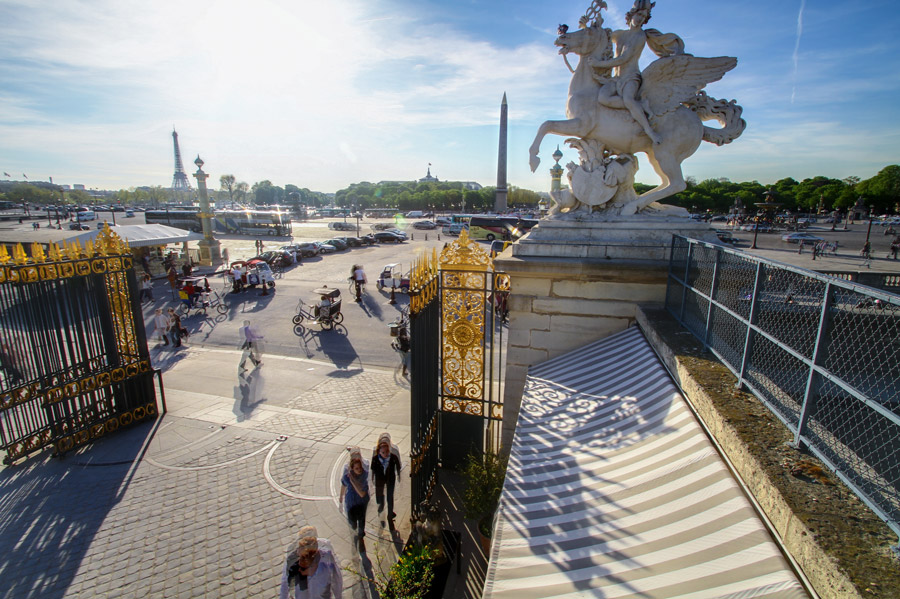 Der goldene Eingang vom Place de la Concorde zum Jardin des Tuileries