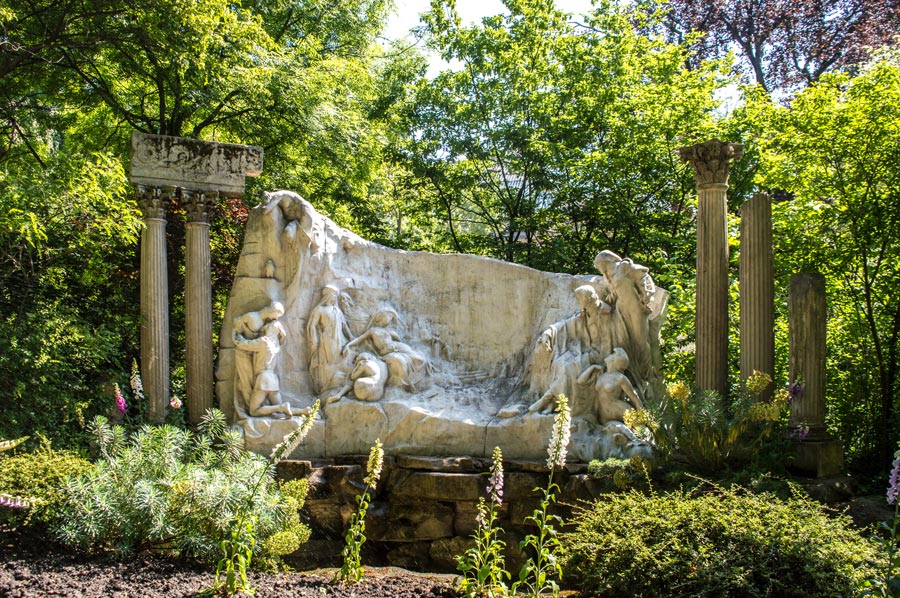 Versteckter Garten an den Champs-Élysées