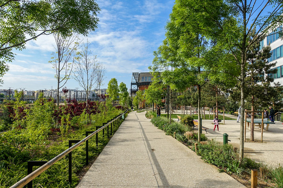 Halle Pajol, Jardins Rosa-Luxemburg