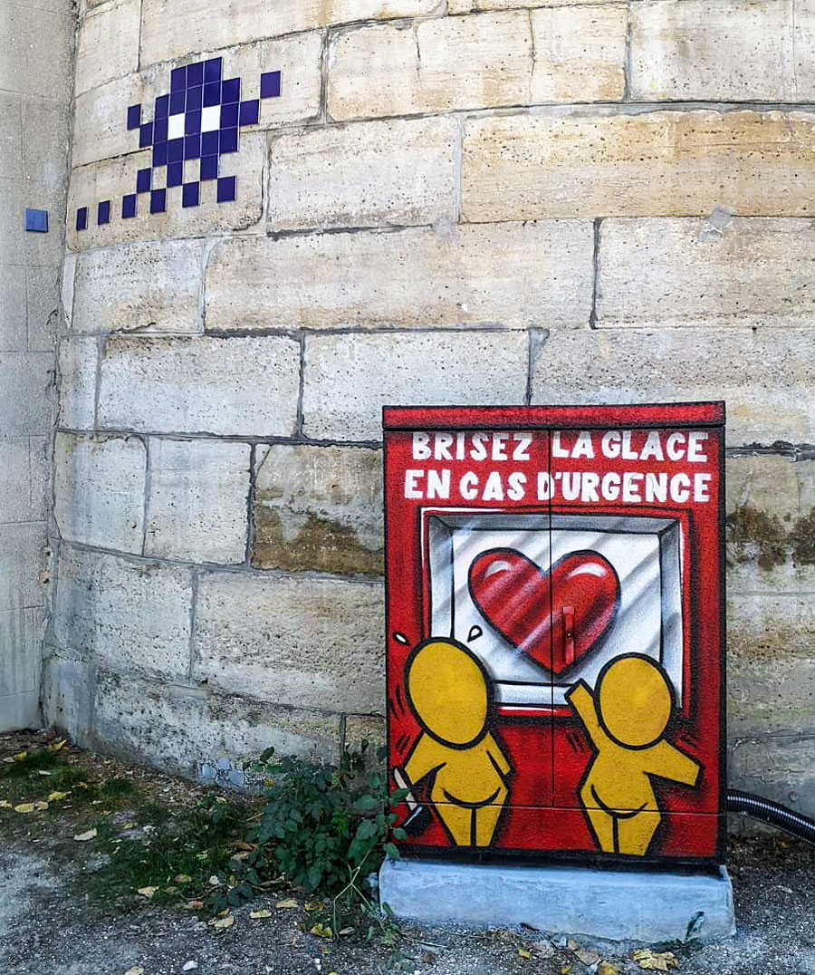 Kunst am Pont des Invalides von zwei großen Künstlern