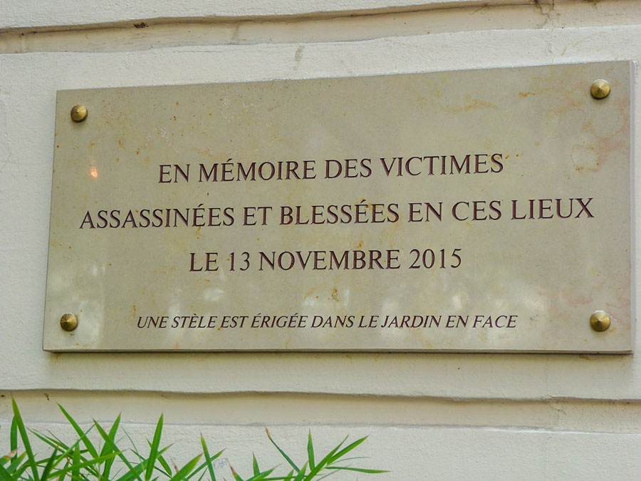 Gedenktafel für die Opfer des Bataclan-Theaters während der Terroranschläge 2015
