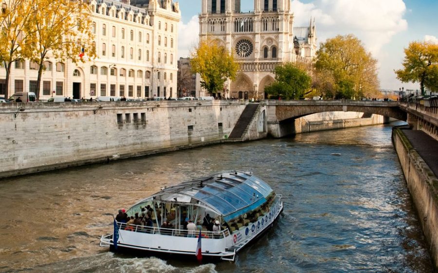 Bootsfahrt auf der Seine