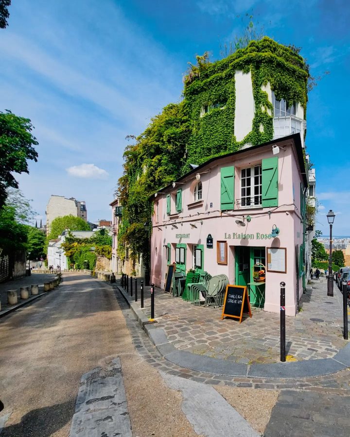 maison rose Paris montmartre Restaurant