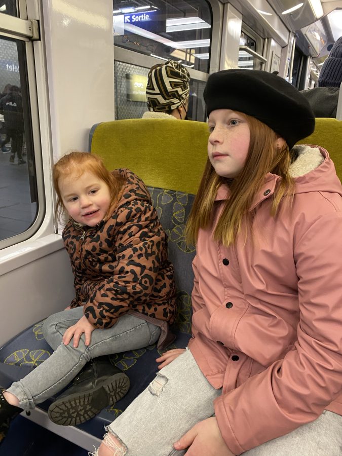 Pariser U-Bahn mit Kindern