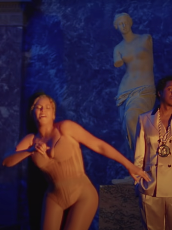 Beyoncé tanzt für die Venus von Milo im Louvre