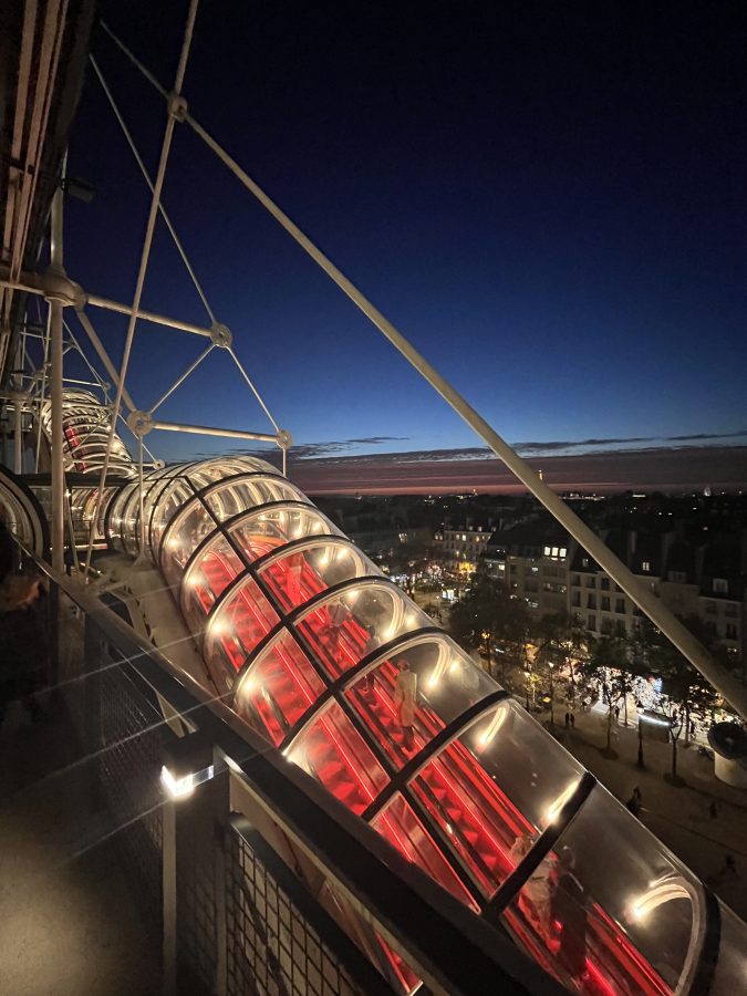 Du kannst das Centre Pompidou auch abends besuchen