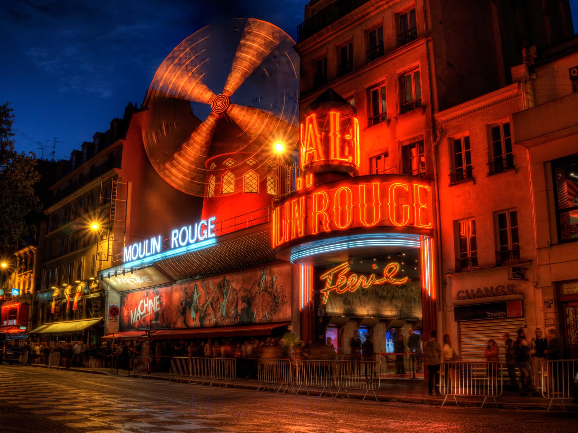 moulin rouge montmartre paris