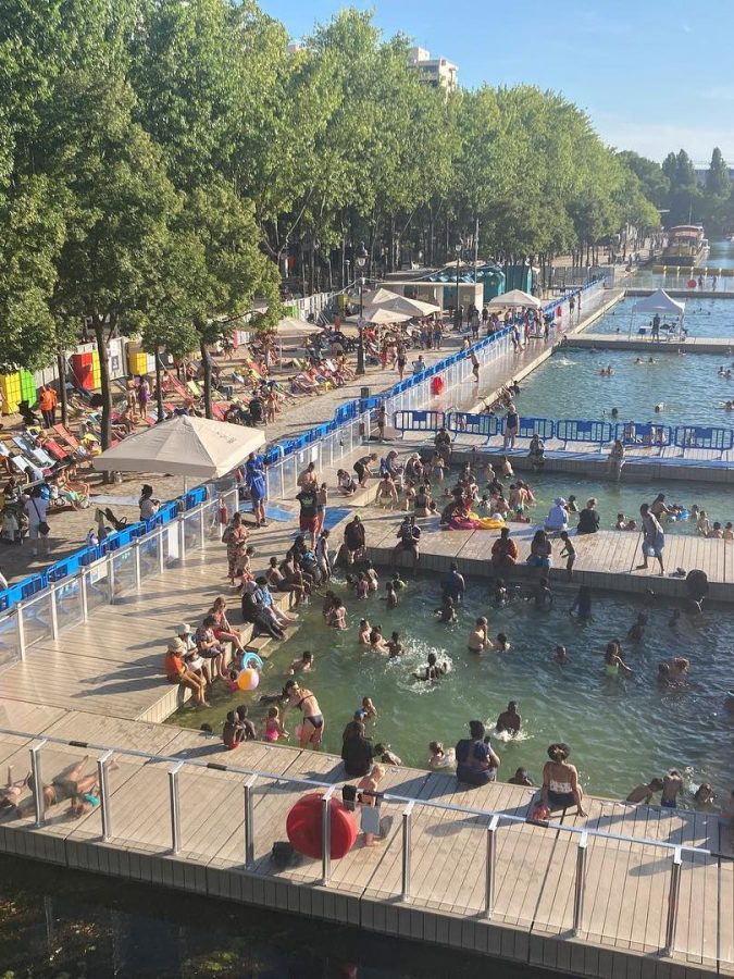 Schwimmen beim Paris Plages im Bassin de la Villette in Paris