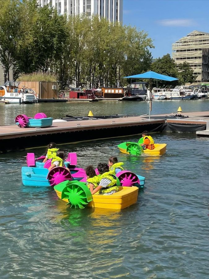 Sommer in Paris: Schwimmen im Bassin de la Villette beim Paris Plages
