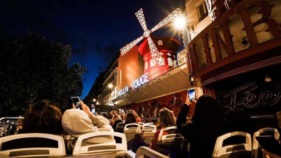 Hop-on Hop-off Bus Paris Montmartre